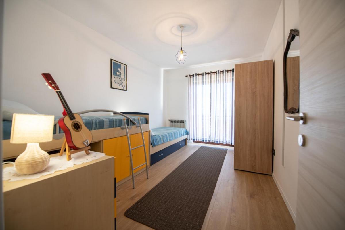 Apartman Elvis Ловран Екстериор снимка